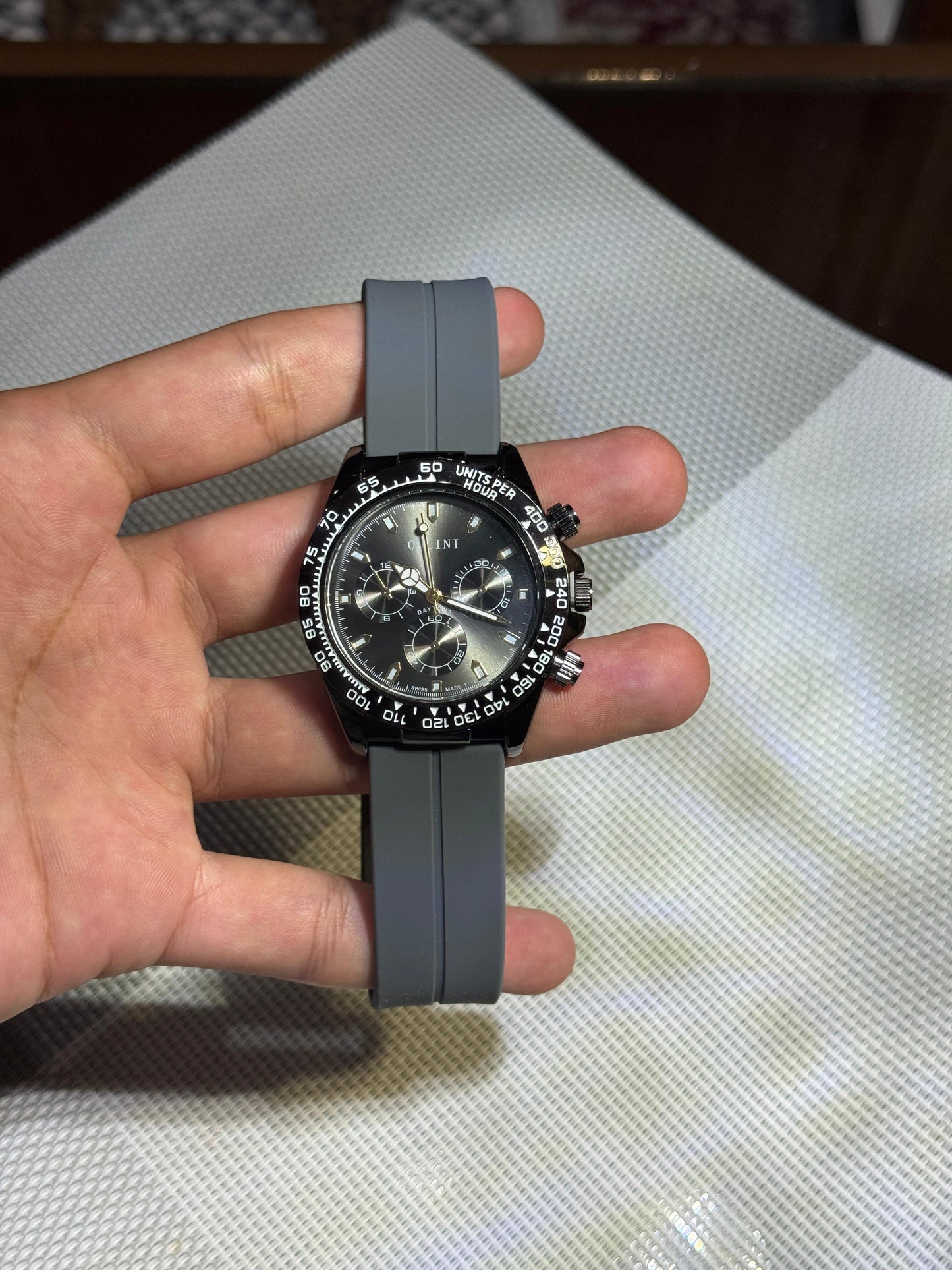 OULINI LUXURY CHRONOGRAPH  BUILT TO IMPRESS